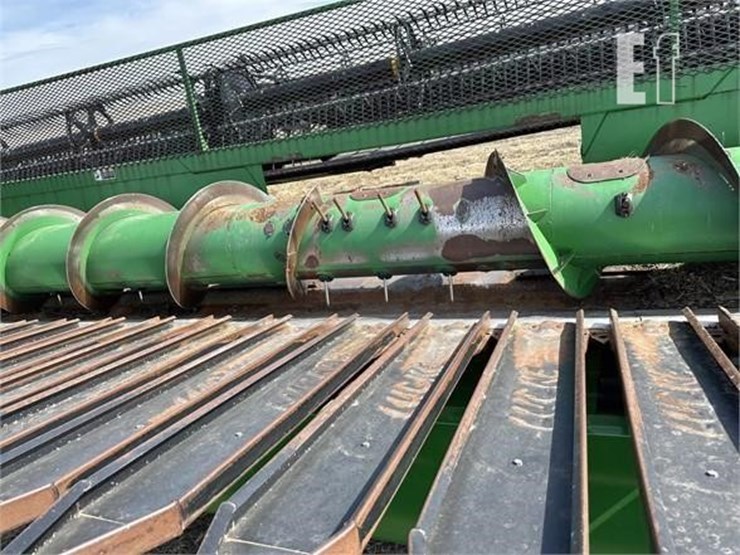 2005-john-deere-630r-image-11