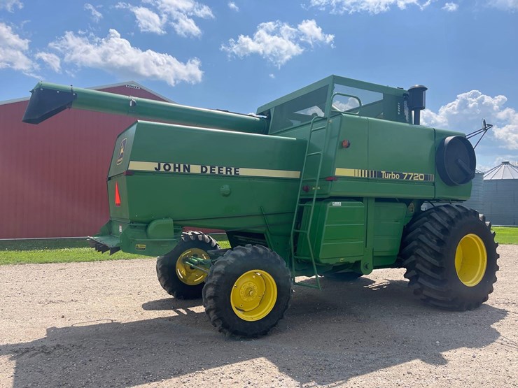 1982-john-deere-7720-image-7