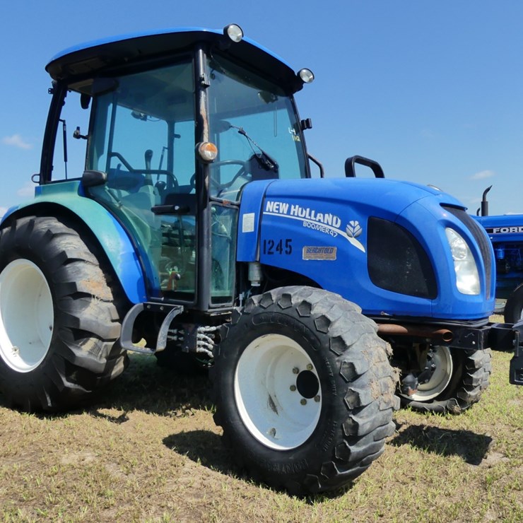 NEW HOLLAND BOOMER 47