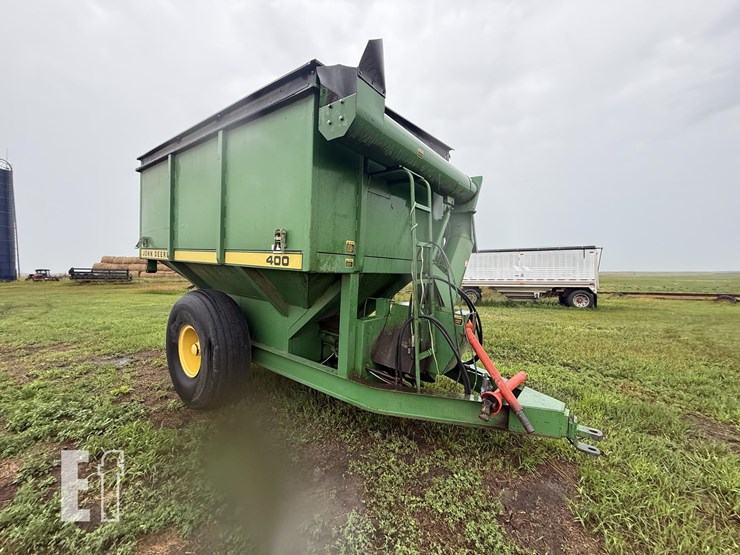 john-deere-400-image-1