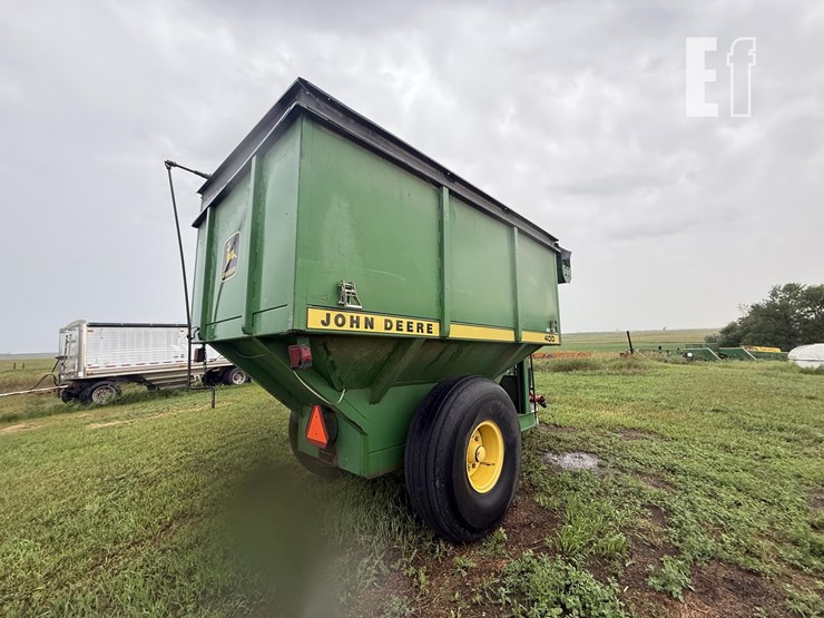 john-deere-400-image-2