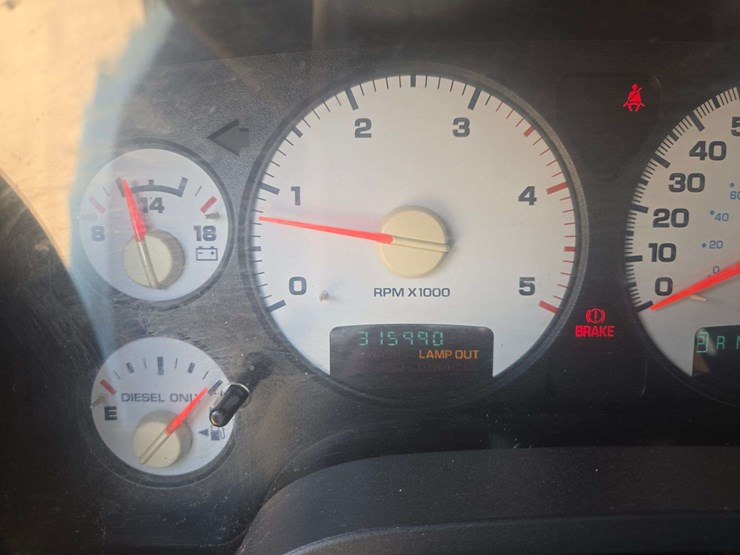 2004-dodge-ram-2500-image-17