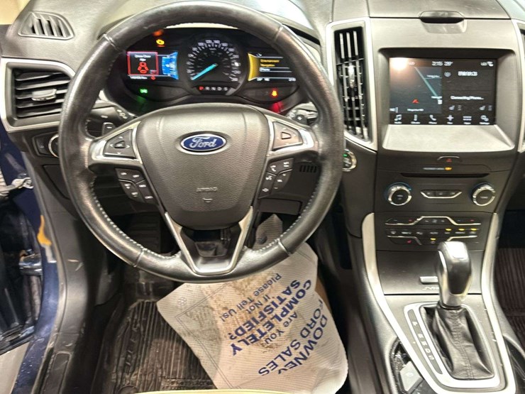 2017-ford-edge-image-24