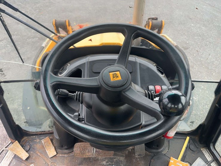 2015-jcb-3cx-image-24