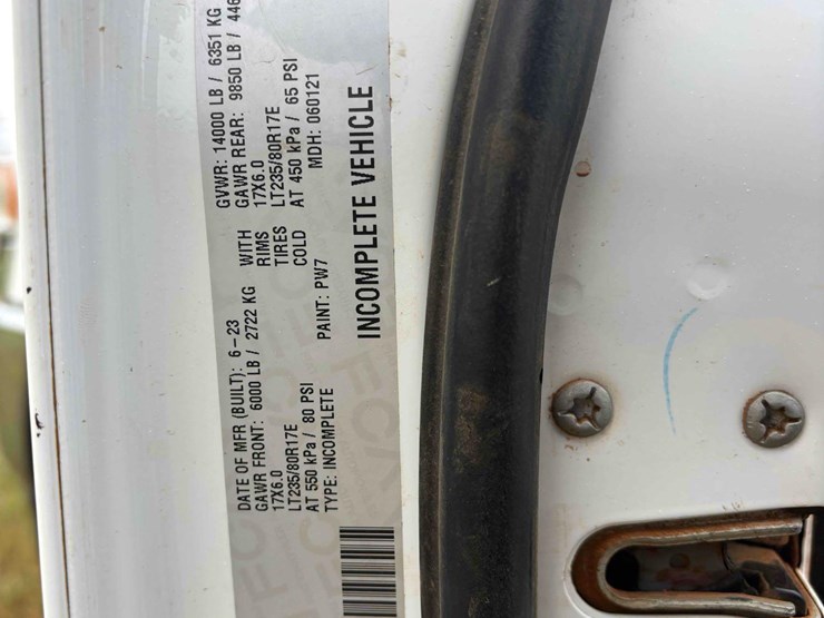 2023-ram-3500-pickup-image-24