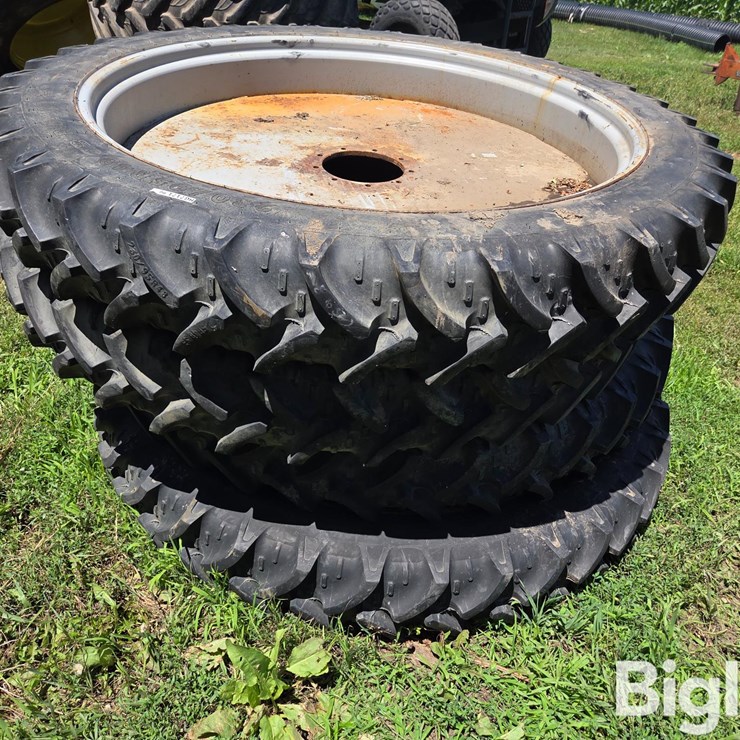 Kleber 230/95R48 Tires & Rims