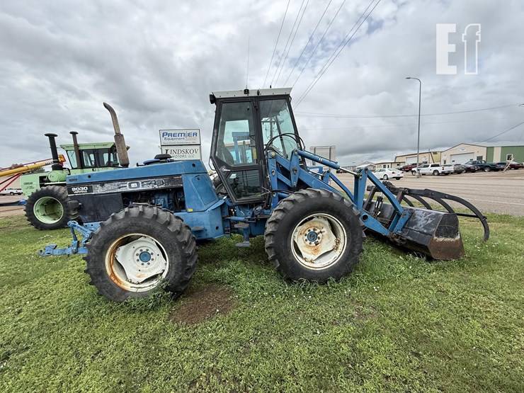 new-holland-9030-image-6