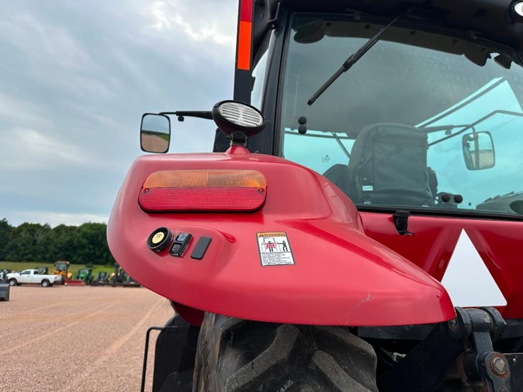 2017-case-ih-magnum-250-image-29