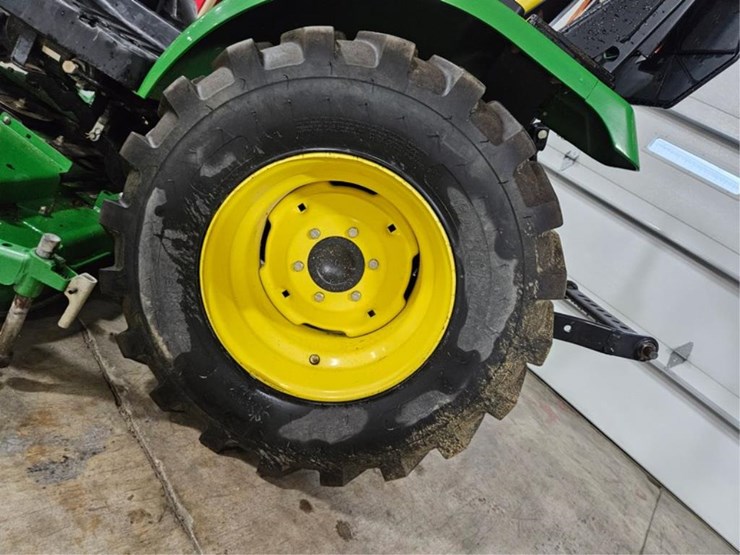 john-deere-2320-image-34
