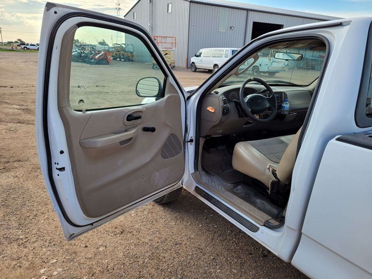 2002-ford-f150-xl-image-5