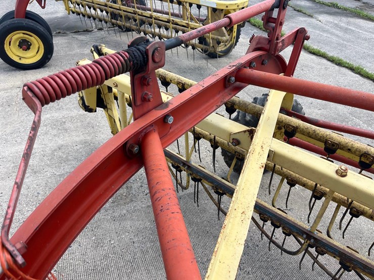 new-holland-258-image-7