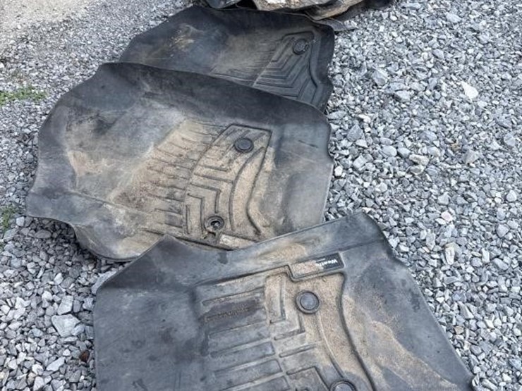 weathertech-floor-mats-image-1