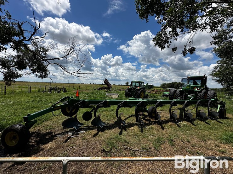 john-deere-3710-image-5