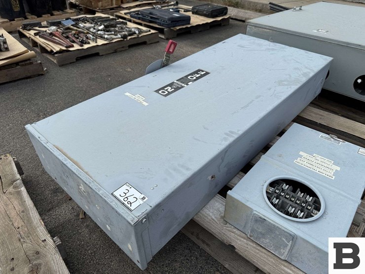 disconnect-switch-and-meter-socket-box-image-3