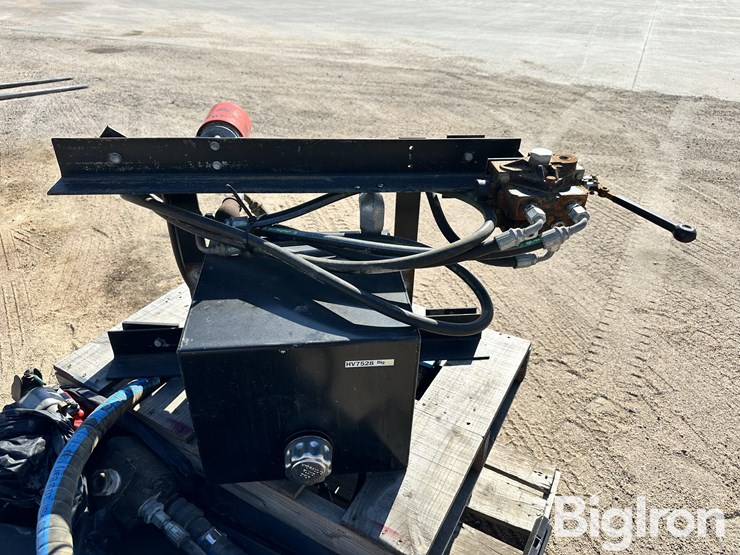 holland-5th-wheel-hydraulic-lift-image-9