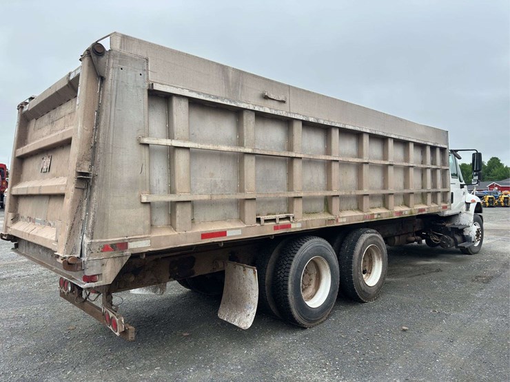 2005-international-durastar-4400-image-3