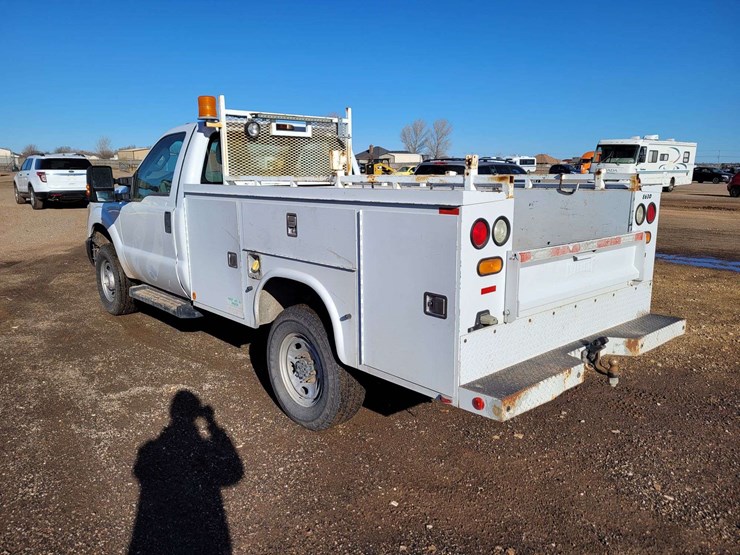 2013-ford-f350-sd-image-4