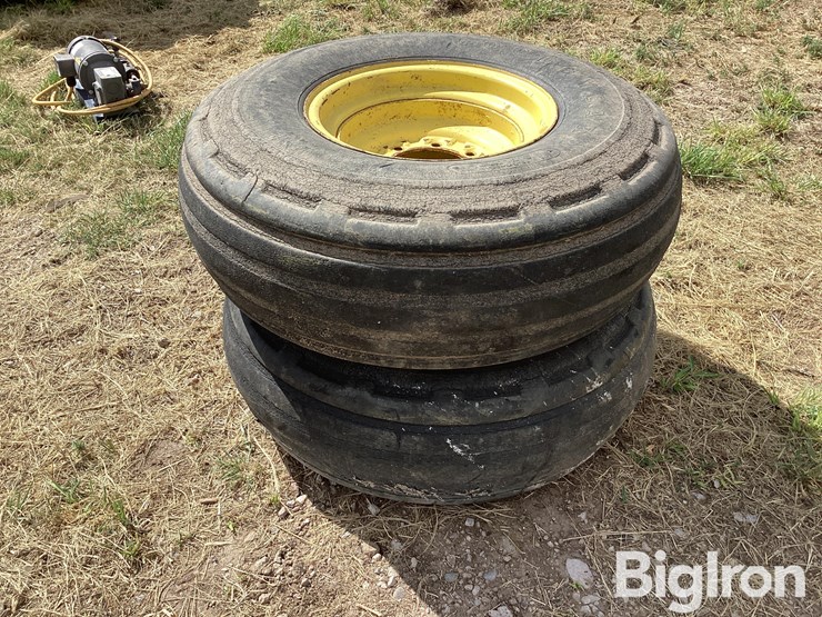 john-deere-16-image-1