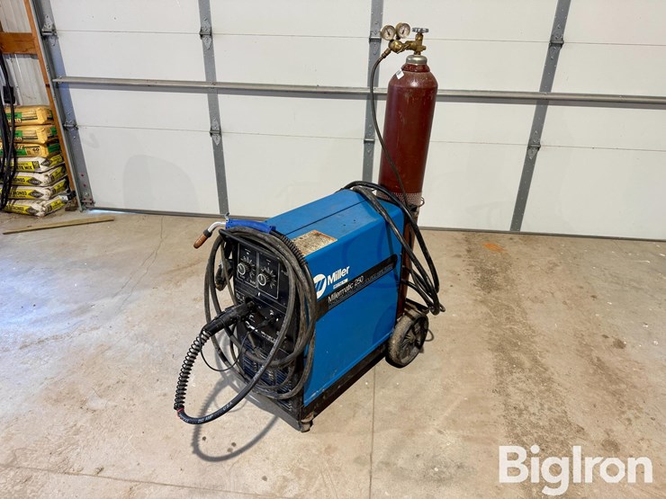 miller-millermatic-250-cv-dc-wire-feed-welder-image-1