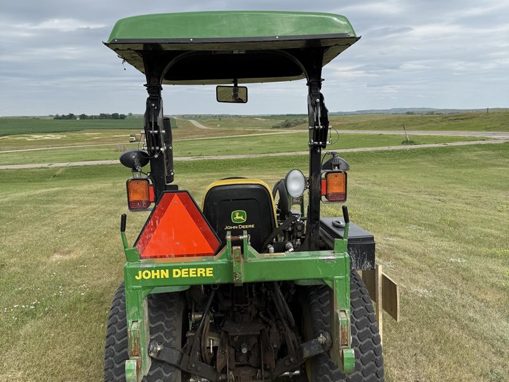 2010-john-deere-2720-image-4