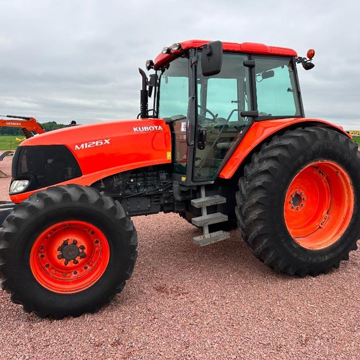 2013 KUBOTA M126X