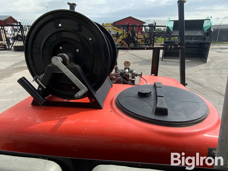 textron-cushman-898628-turf-truckster-spray-cart-image-15