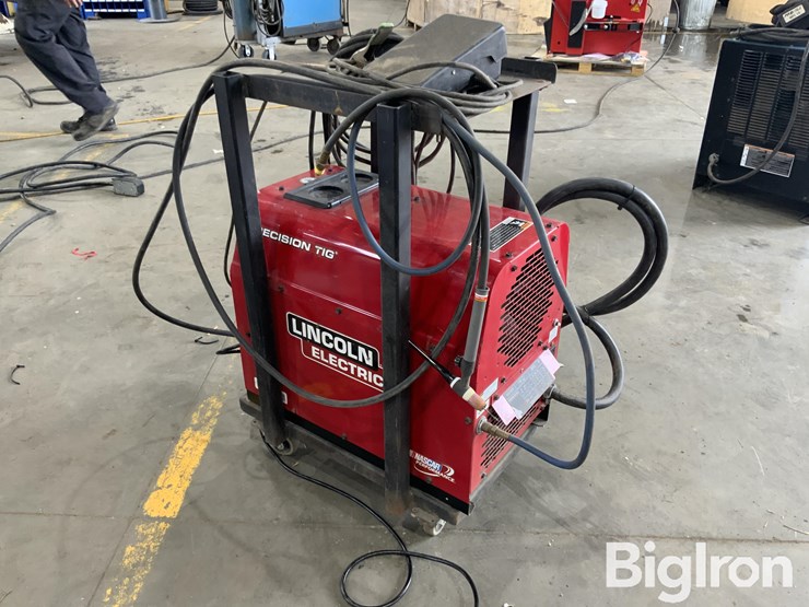 lincoln-electric-precision-tig-225-welder-image-7