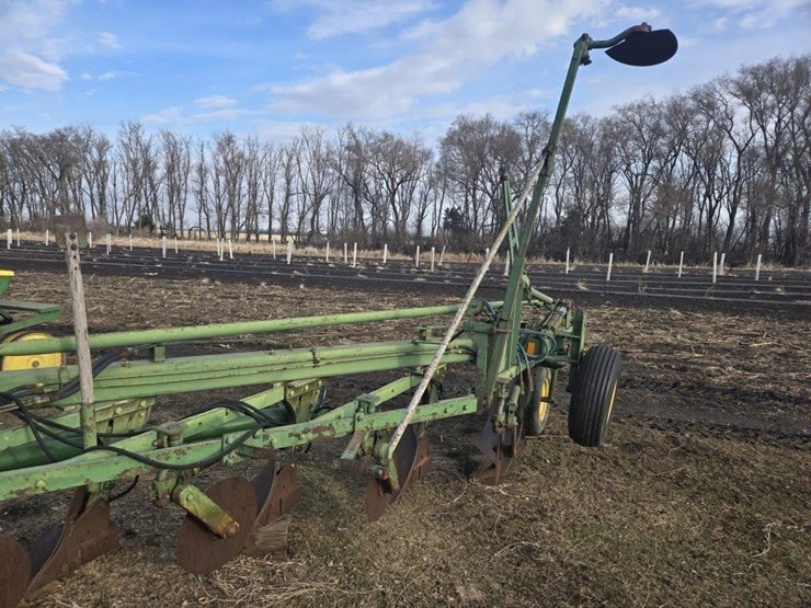 john-deere-2350-2450-image-12