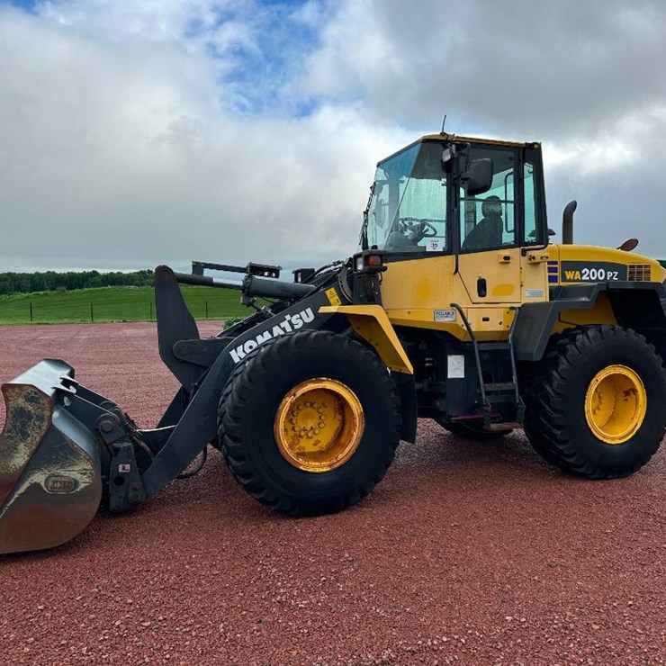 2013 KOMATSU WA200PZ-6
