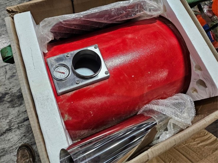 #427-•-wppo-wke-01-red-pizza-oven-image-3