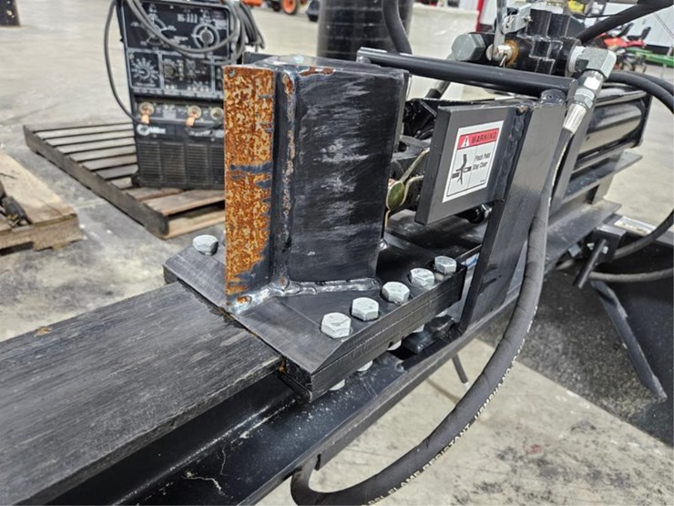 #377-•-blue-diamond-150000-skid-steer-log-splitter-image-10