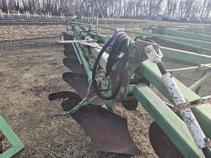 john-deere-2350-2450-image-5