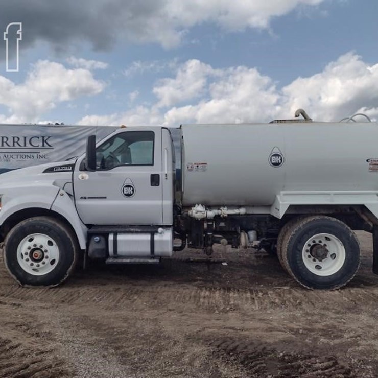 FORD F750