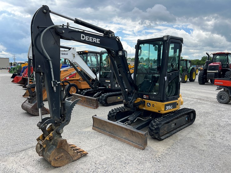 2020-deere-35g-image-1