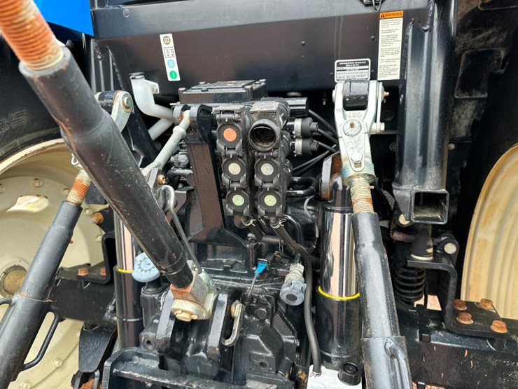 2014-new-holland-t6.175-image-24