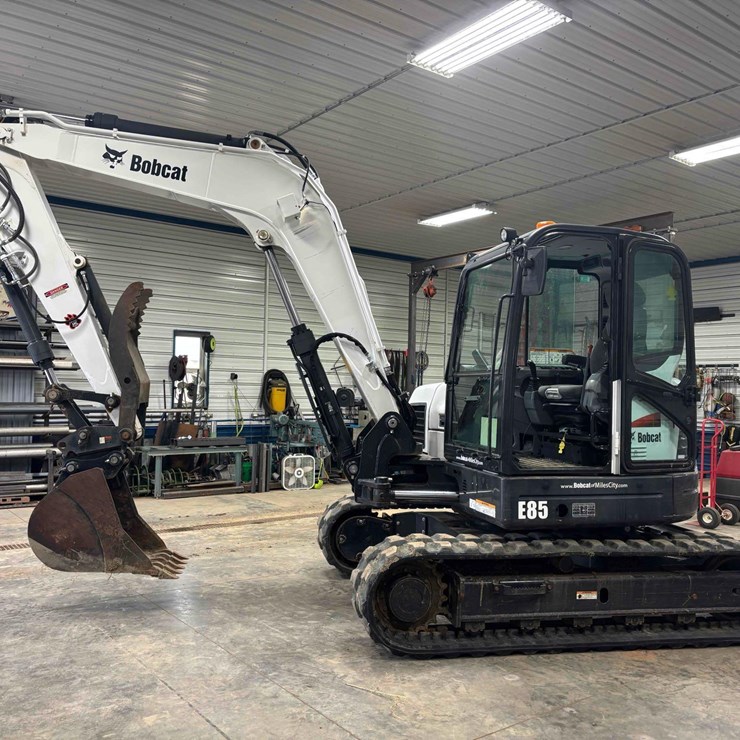 2016 BOBCAT E85