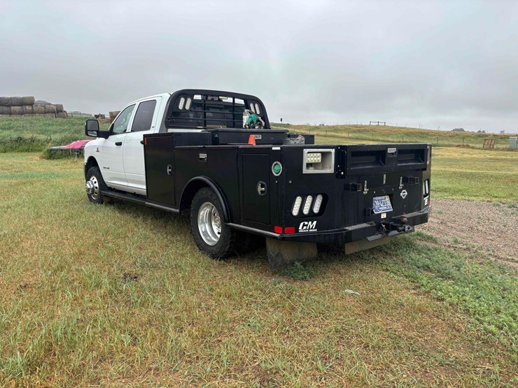 2023-ram-3500-pickup-image-9