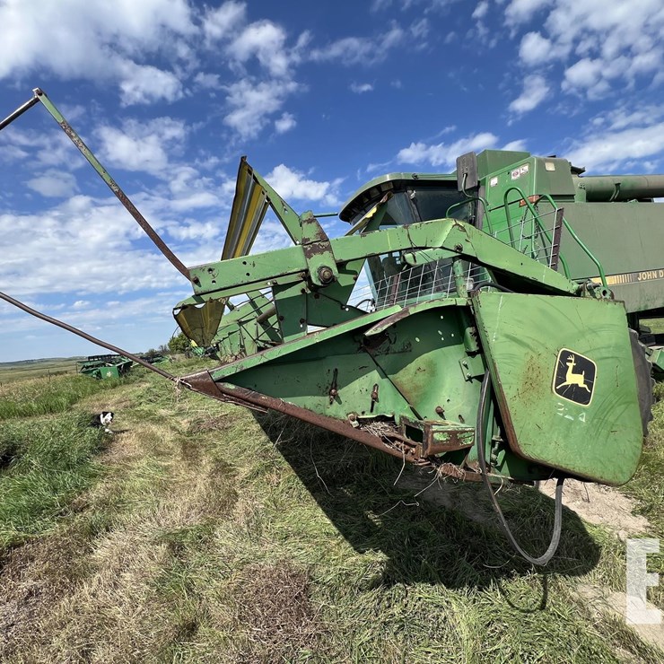 JOHN DEERE 224