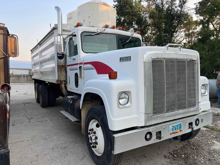 1979-international-transtar-4300-image-3