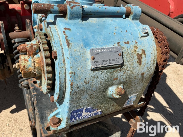 case-ih-2800-image-16