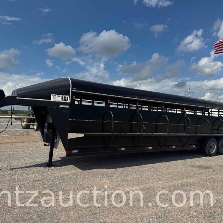 2017 HUGHES STOCK TRAILER, 6' 8" X 32', GN, TRIPLE