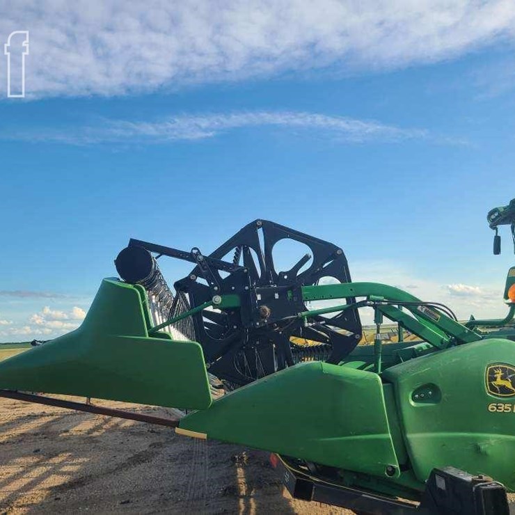 2011 JOHN DEERE 635F