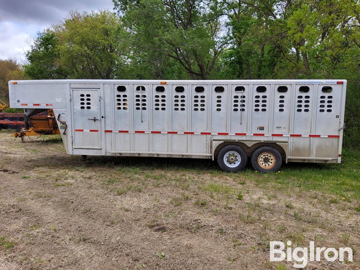 2002-wilson-5724t-t/a-gooseneck-livestock-trailer-image-8