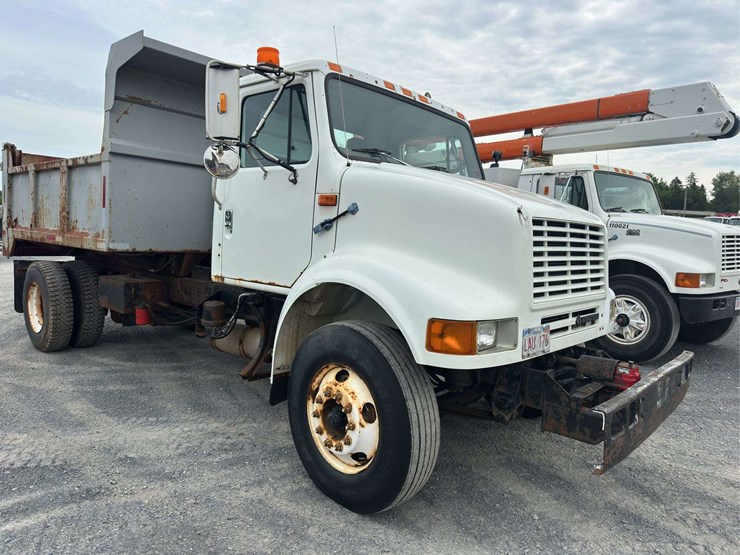 2000-international-8100-image-2