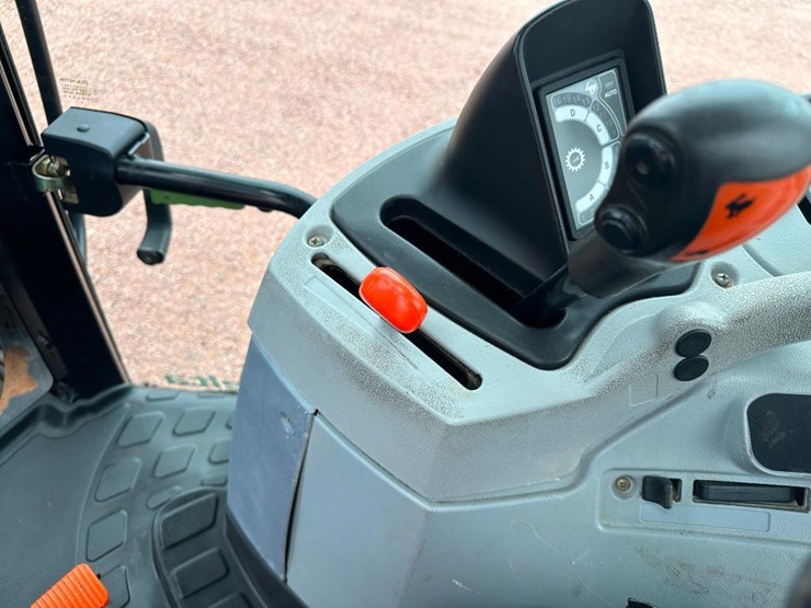 2009-new-holland-855tl-image-56