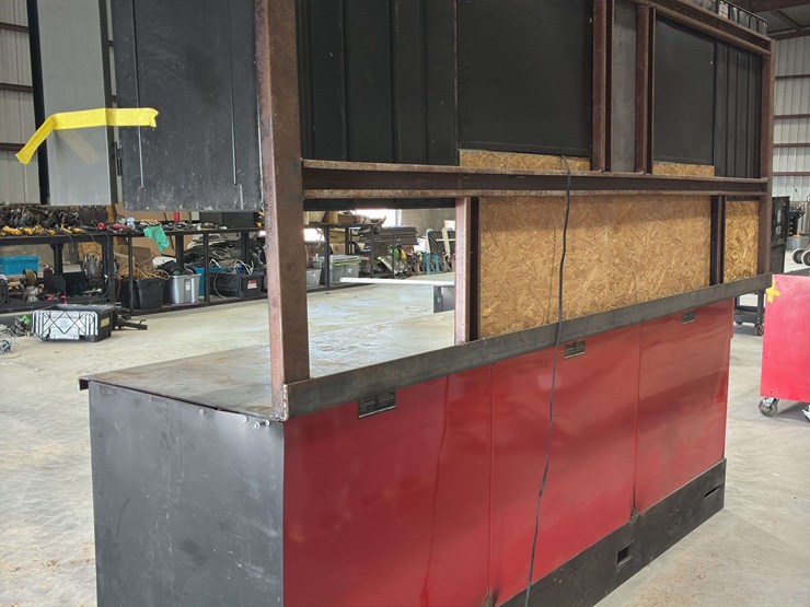 toolbox-w/-call-cabinets-image-19