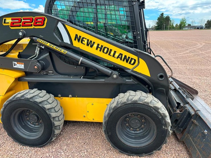 2018-new-holland-l228-image-20