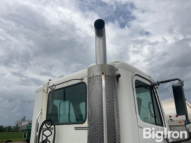 2001-freightliner-columbia-120-image-13