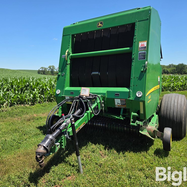 2013 JOHN DEERE 569
