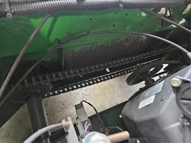 2014-john-deere-gator-image-40